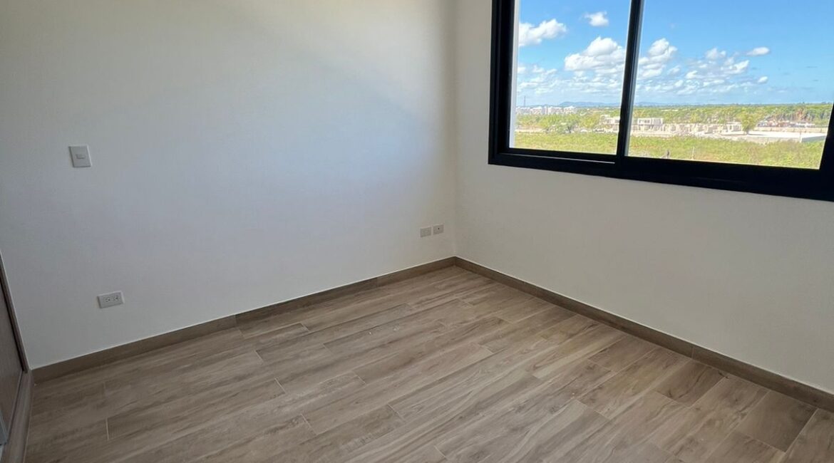 2 Bedroom Apartment The Beach