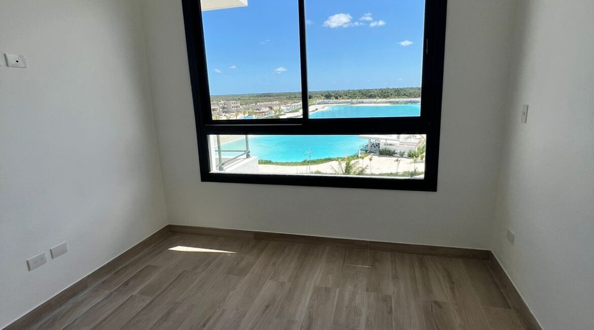 2 Bedroom Apartment The Beach