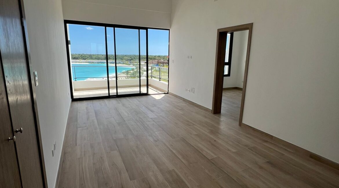 2 Bedroom Apartment The Beach
