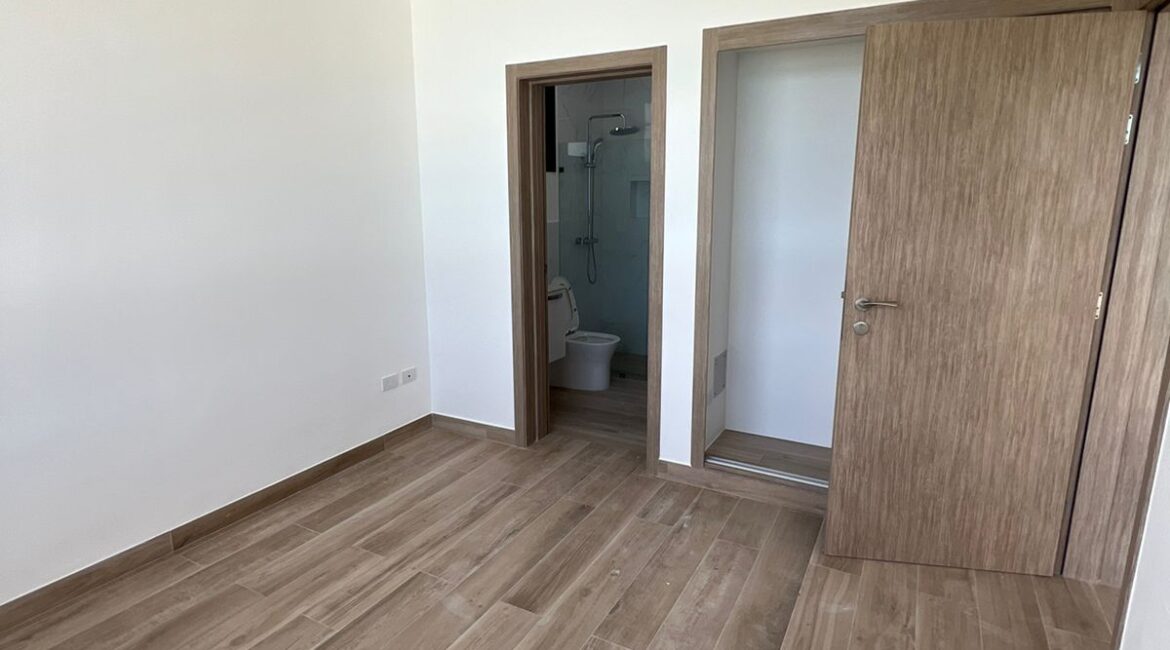 2 Bedroom Apartment The Beach